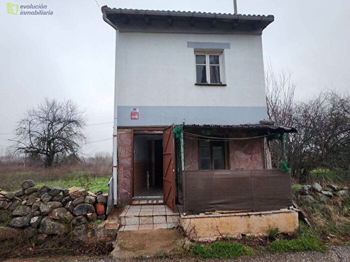 Castilla y León, Burgos: Casa en venta de 3 habitaciones