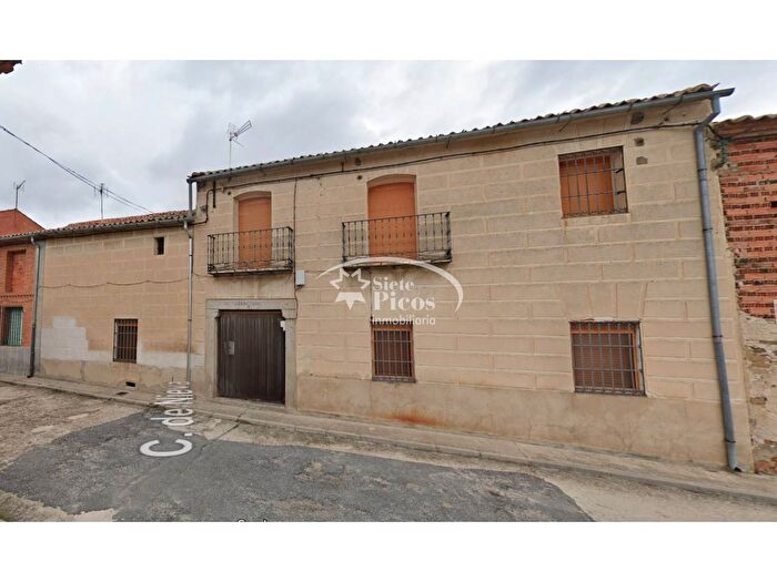 Casa de 5 habitaciones en venta en Castilla y León, Segovia
