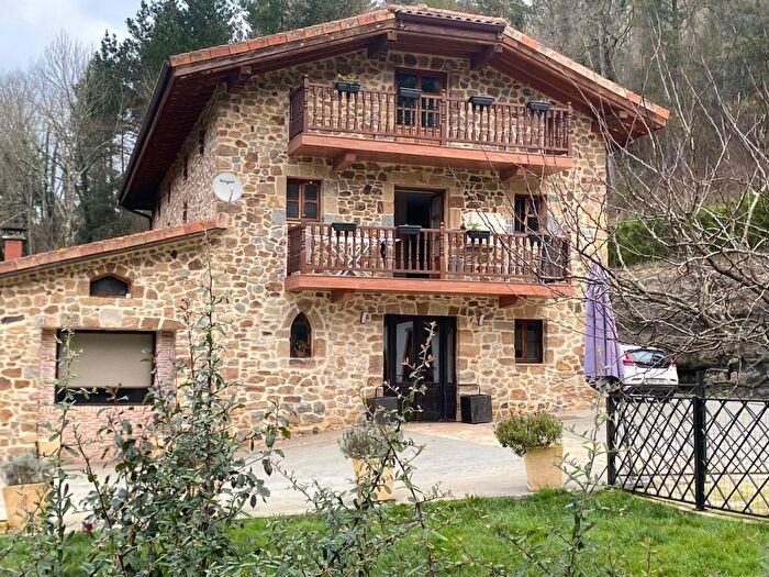 Casa en venta de 5 habitaciones en Artzentales, Bizkaia