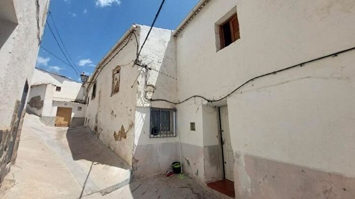 Casa en venta de 3 habitaciones en Colomera, Granada