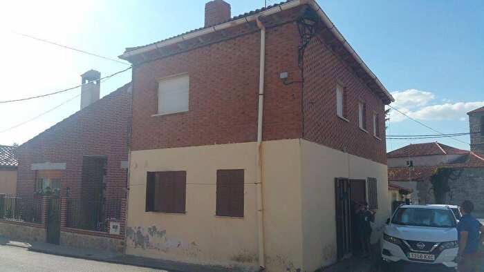 Casa de 4 habitaciones en venta en Castilla y León, Ávila