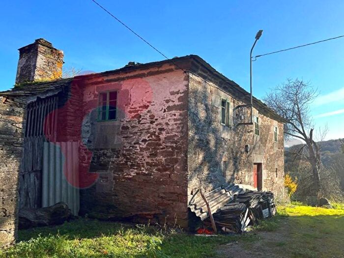 Casa en venta de 4 habitaciones, Galicia, Lugo