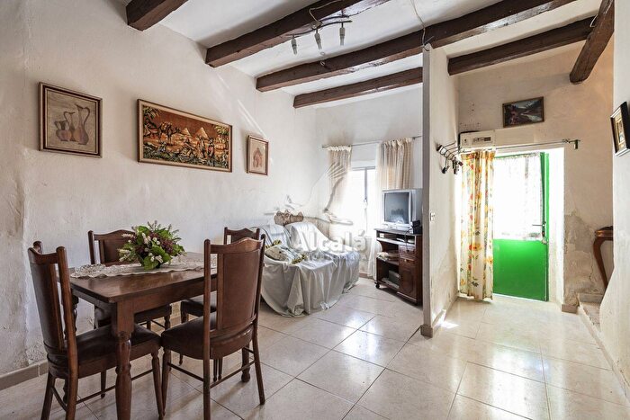 Casas en venta y pisos alquiler - 2