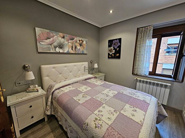 Piso en venta de 3 habitaciones, Principado de Asturias, Asturias