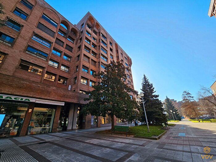 Piso de 4 habitaciones en venta en San Juan, Pamplona Iruña