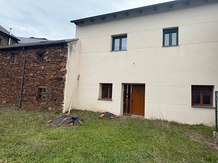 Torre del Bierzo, León: Casa en venta de 4 habitaciones