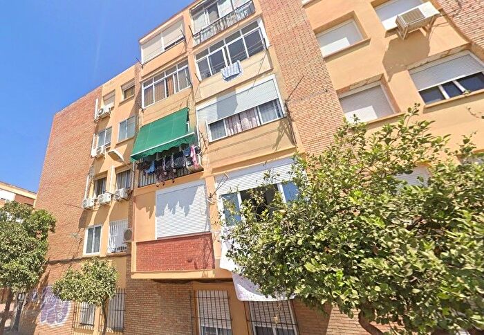 Piso en venta de 4 habitaciones, Cruz de Humilladero, Distrito Zeta Recinto Ferial Cortijo de Torres