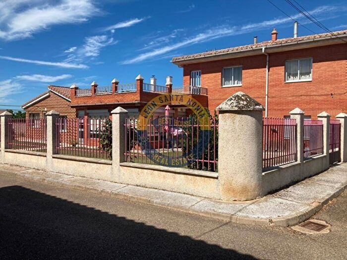 Casa en venta de 3 habitaciones en Castilla y León, León