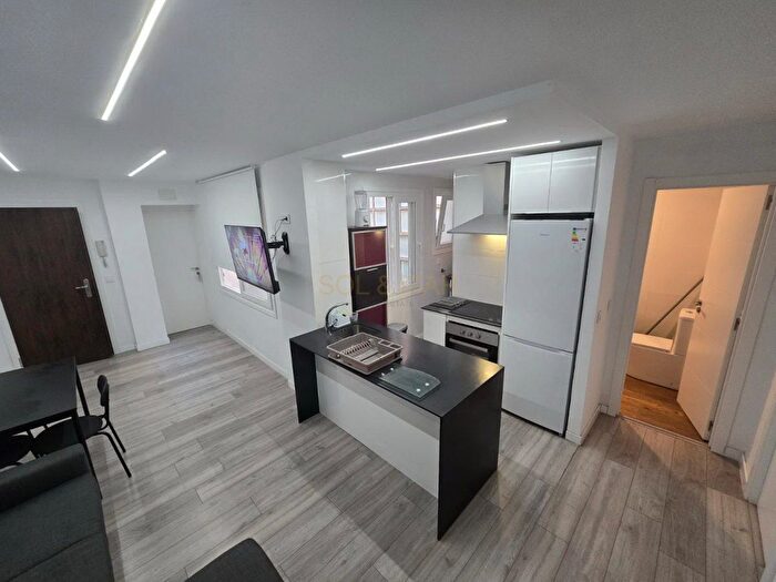 Piso de 3 habitaciones en venta en Bailén Miraflores, Los Castillejos La Trinidad