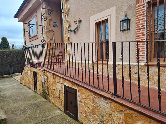Castilla y León, Segovia: Casa en venta de 4 habitaciones