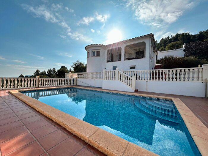 Casa en venta de 4 habitaciones: Benigembla, Alicante