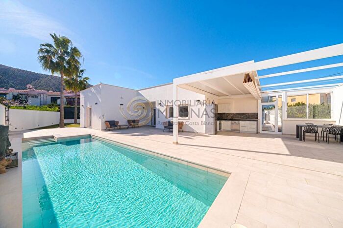 Casa de 4 habitaciones en venta en Comunitat Valenciana, Alicante