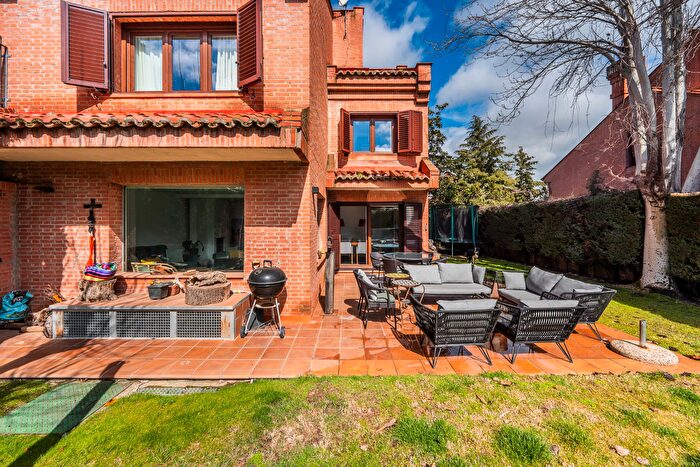 Casas en venta y pisos alquiler - 3