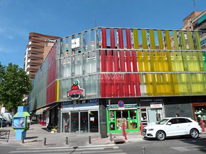 Casas en venta y pisos alquiler - 3