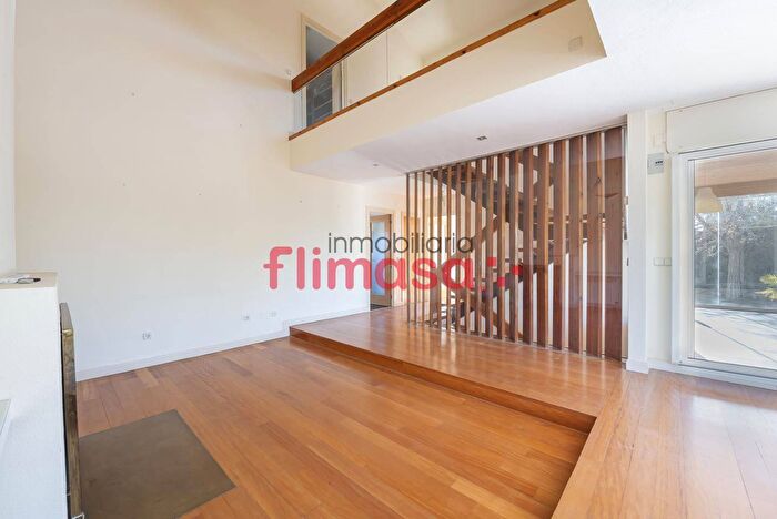 Casas en venta y pisos alquiler - 2