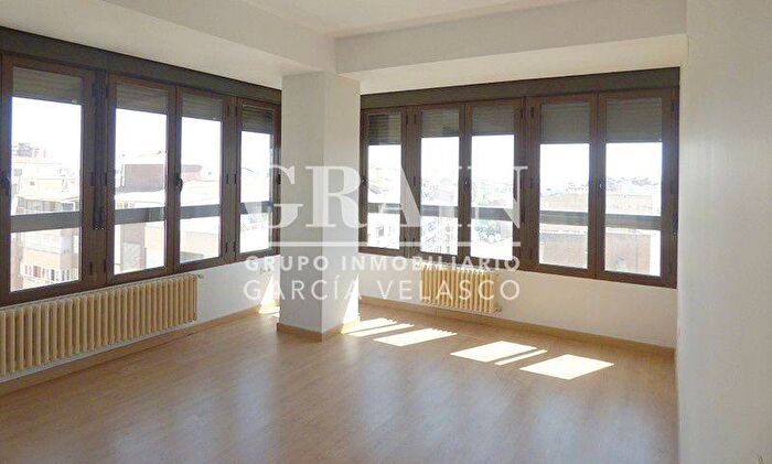 Casas en venta y pisos alquiler - 2