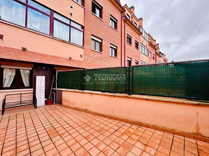 Casas en venta y pisos alquiler - 3