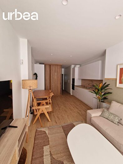 Piso en venta de 1 habitación en Bailén Miraflores, La Florida Parque Norte