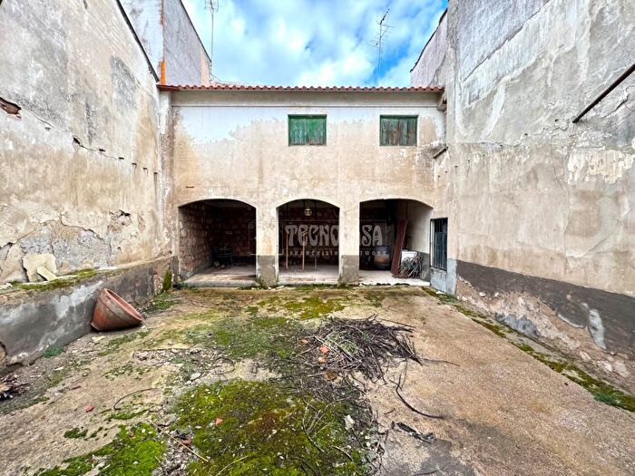 Casas en venta y pisos alquiler - 2
