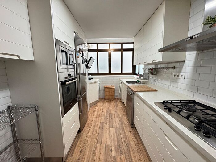 Piso en venta de 3 habitaciones, Centro, Ensanche Diputación