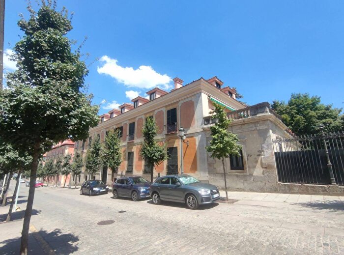 Castilla y León, Segovia: Piso en venta de 4 habitaciones