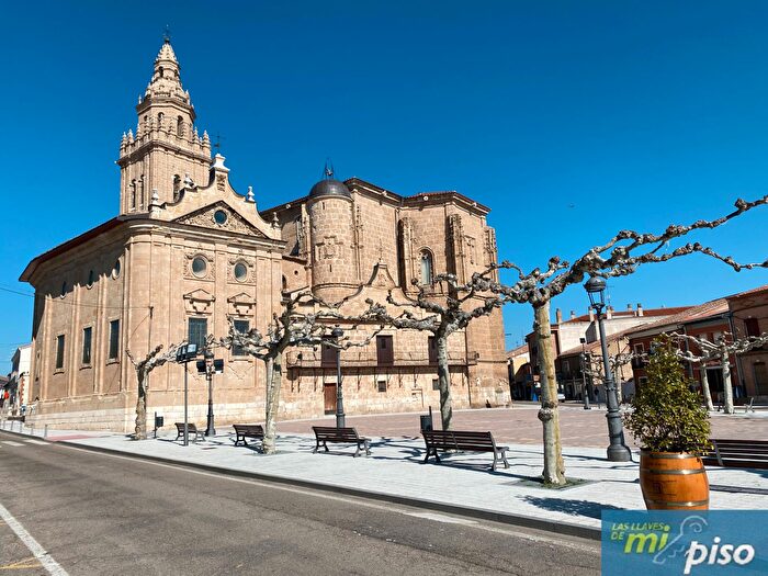 Piso en venta de 3 habitaciones, Nava del Rey, Valladolid
