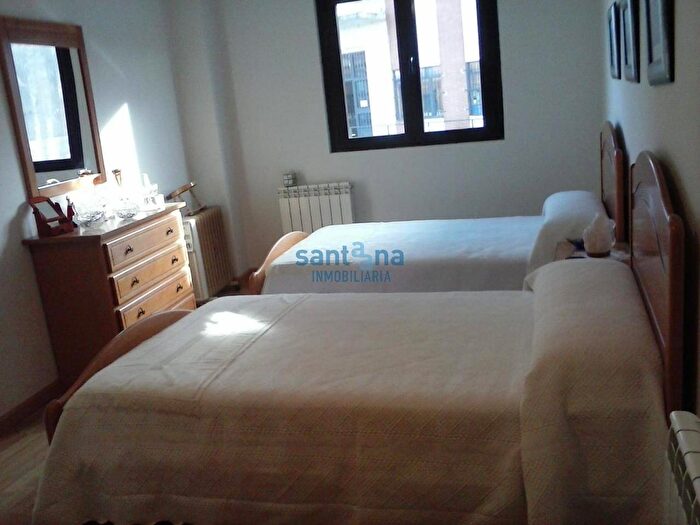 Casas en venta y pisos alquiler - 3