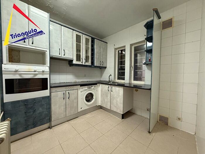 Casas en venta y pisos alquiler - 3