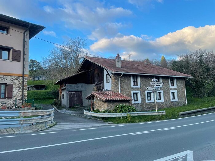 Casa en venta de 4 habitaciones en Arrankudiaga, Bizkaia