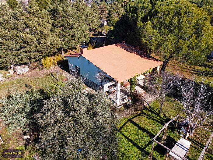 Casa en venta de 2 habitaciones en LozoyuelaNavasSieteiglesias, Madrid