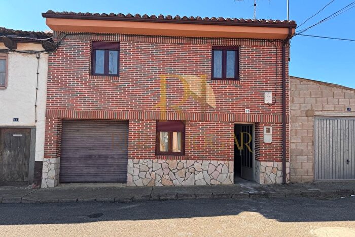 Casa en venta de 3 habitaciones: Ardón, León