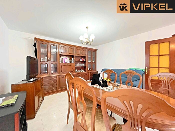 Casas en venta y pisos alquiler - 3