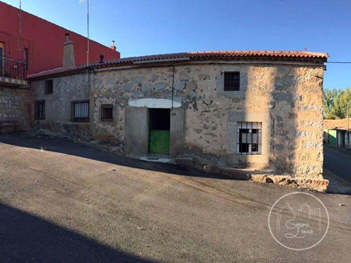 Casa de 3 habitaciones en venta en Castilla y León, Ávila