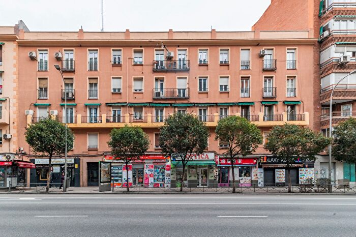Piso de 3 habitaciones en venta en Retiro, Adelfas