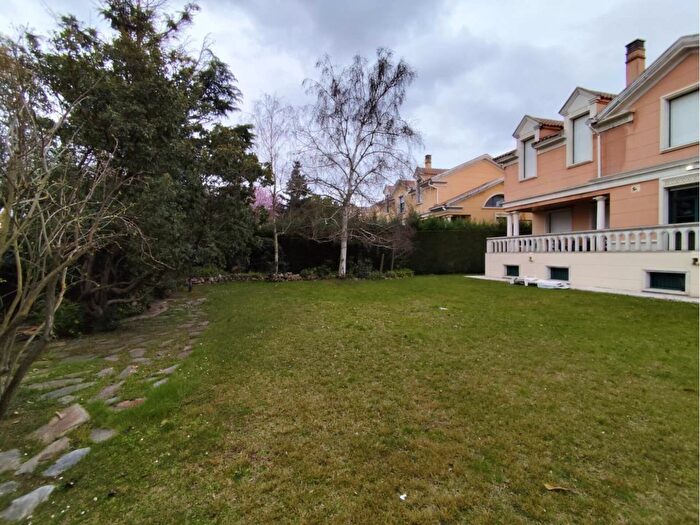 Castilla y León, Valladolid: Casa en venta de 6 habitaciones