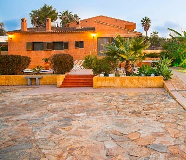 Casa de 5 habitaciones en venta en Comunitat Valenciana, Alicante
