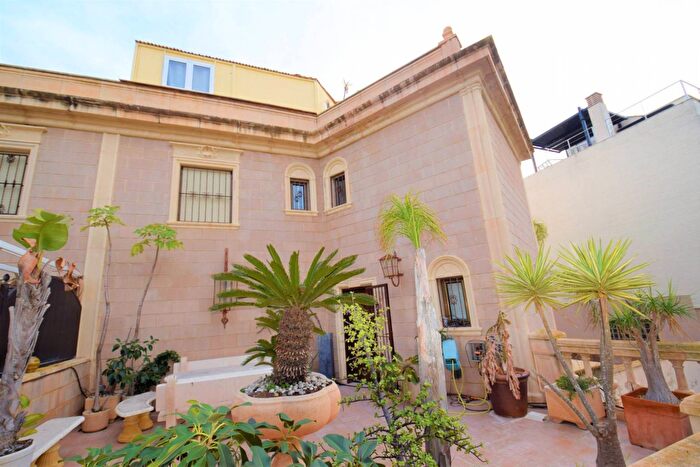 Casa de 5 habitaciones en venta en Comunitat Valenciana, Alicante