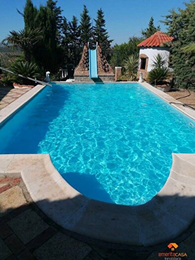 Casa en venta de 4 habitaciones en Extremadura, Badajoz