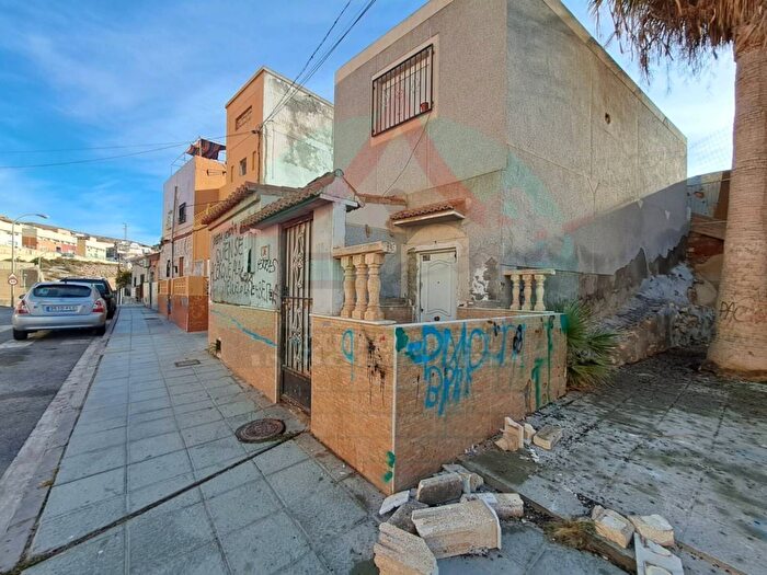 Andalucía, Almería: Casa en venta de 2 habitaciones