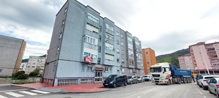Los Corrales de Buelna, Cantabria: Piso en venta de 3 habitaciones