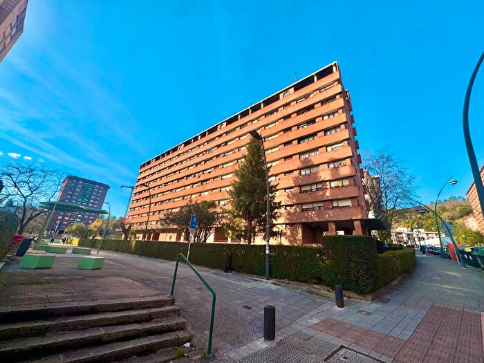 Piso en venta de 3 habitaciones, Otxarkoaga Txurdinaga, Txurdinaga