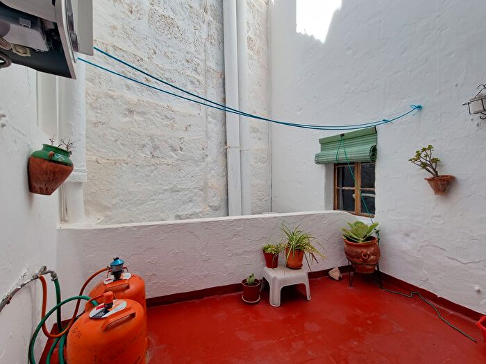 Casas en venta y pisos alquiler - 3