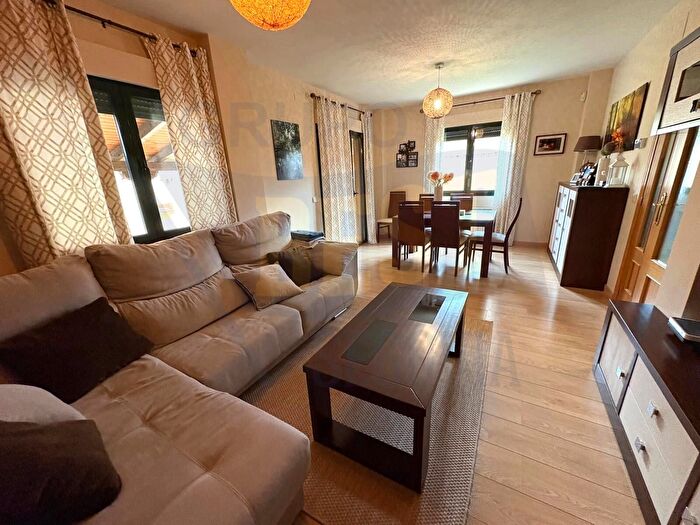 Casa en venta de 3 habitaciones en Garcillán, Segovia
