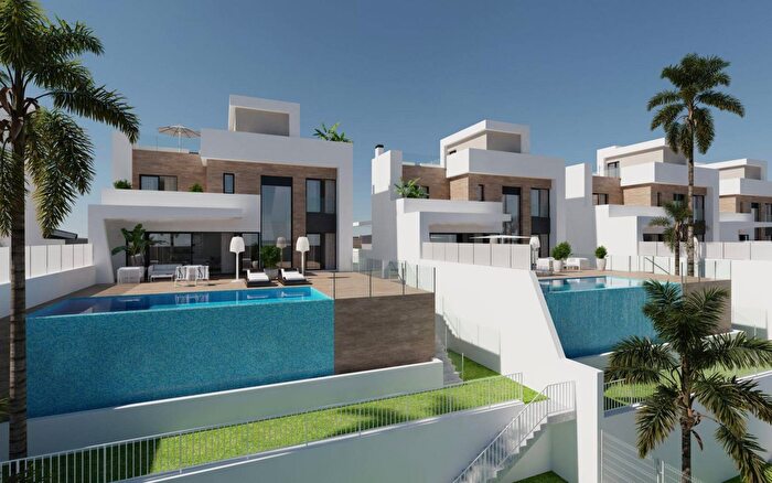 Casa en venta de 4 habitaciones en Comunitat Valenciana, Alicante