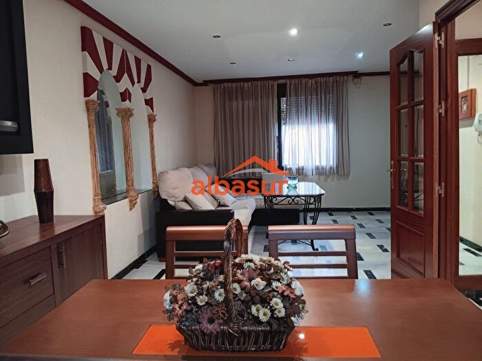 Piso en venta de 3 habitaciones, Sur, Campo de la Verdad Miraflores