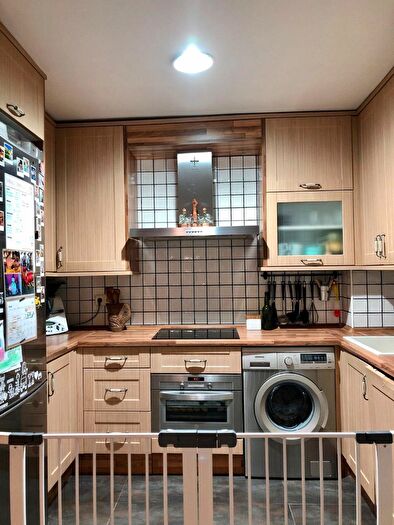 Casas en venta y pisos alquiler - 2