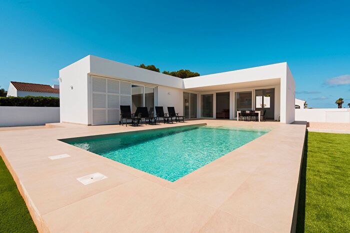 Casa en venta de 3 habitaciones en Cala Blanca, Ciutadella de Menorca