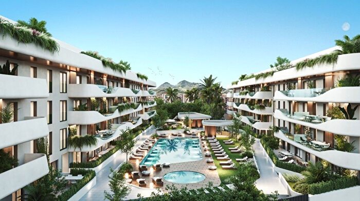 Piso en venta de 4 habitaciones en San Pedro de Alcántara, Nueva Alcántara
