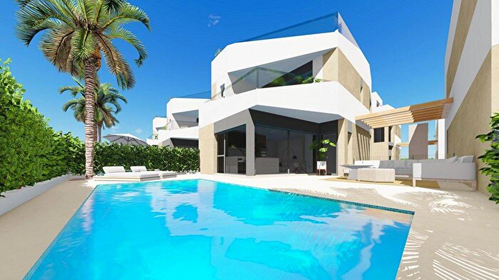 Casa en venta de 3 habitaciones, Comunitat Valenciana, Alicante