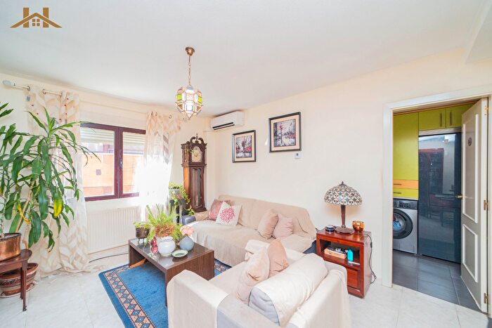 Piso de 3 habitaciones en venta en Sevilla la Nueva, Madrid